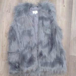 Women's CHAUS New York Faux Fur Silver Vest. Size: S. Excellent Condition